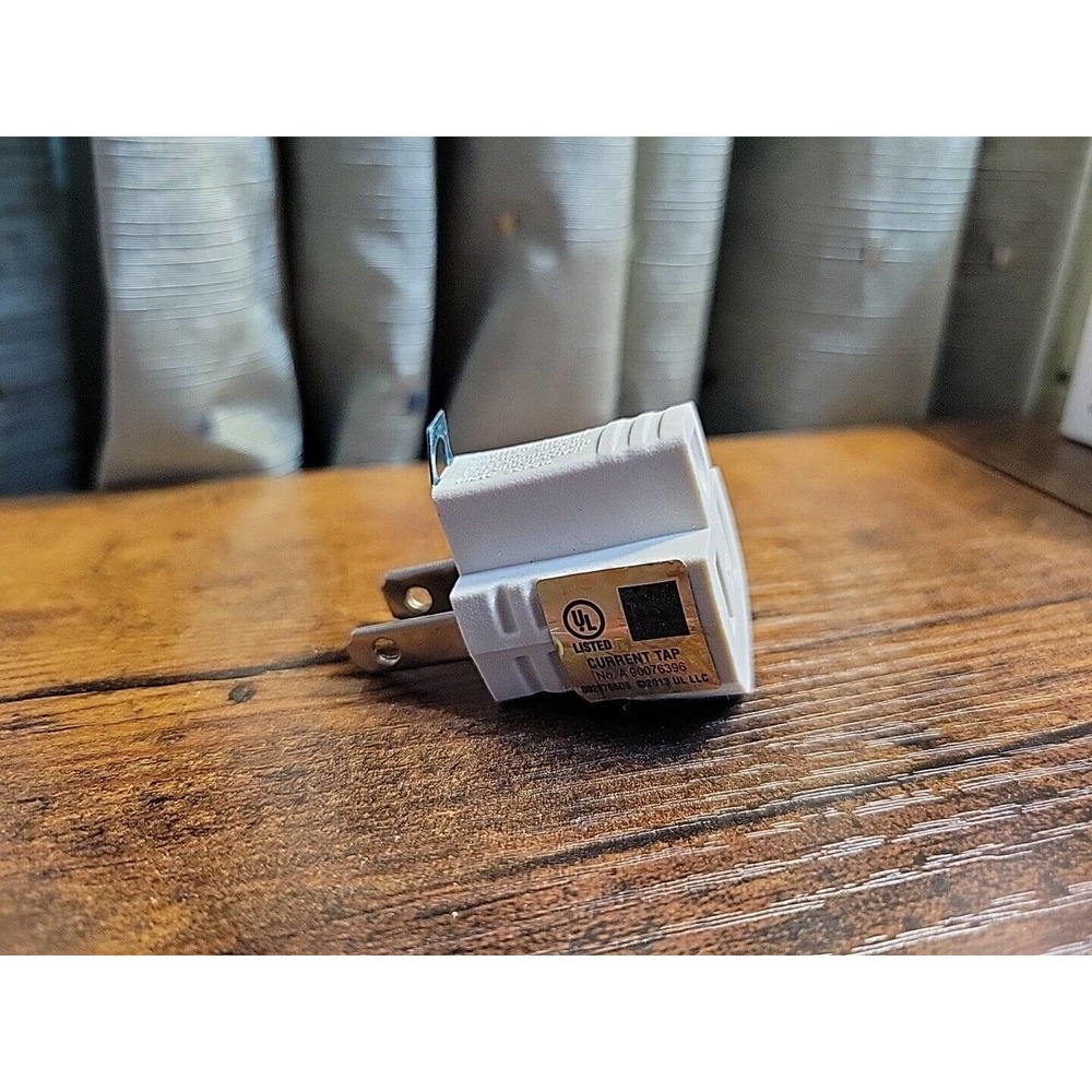 Litesun U-09 - 15 Amp Single Outlet Grounding Adapter - White